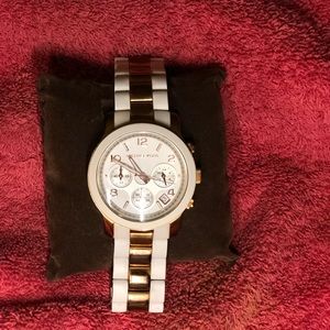 MK watch only WORN TWICE. GREAT CONDITION